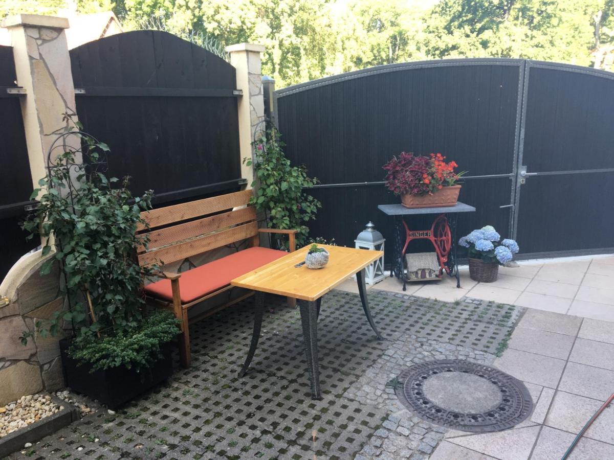 Ferienwohnung Am Goethe Park Fuer 2 Bis 3 Personen Jena Exterior foto